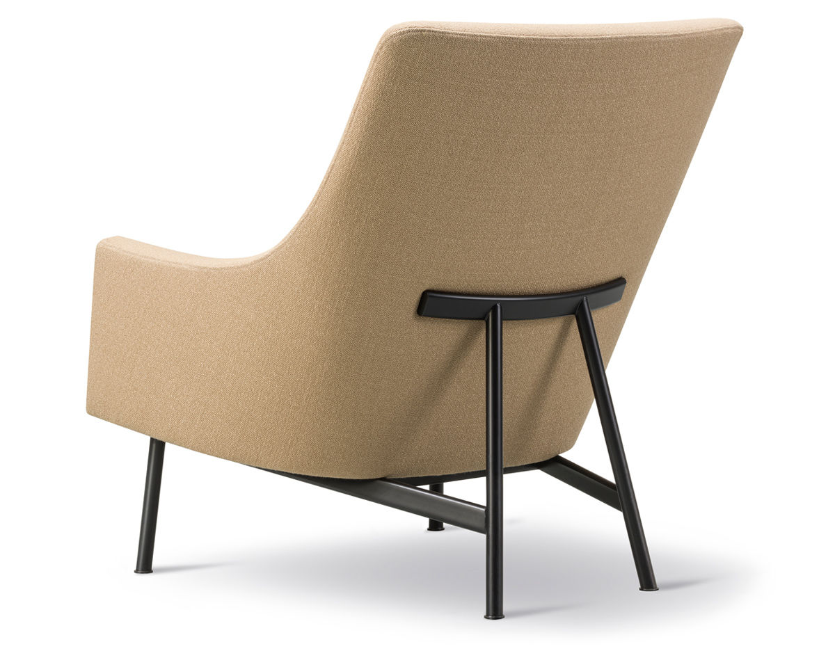 risom a-chair with metal base