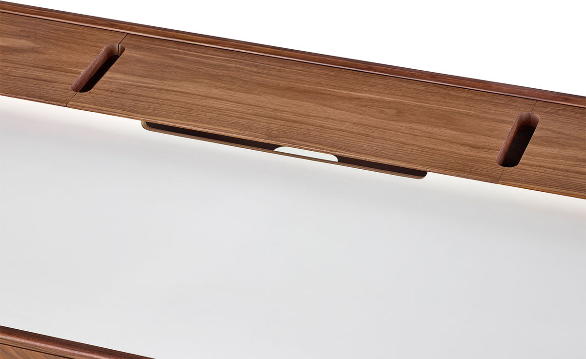airia desk
