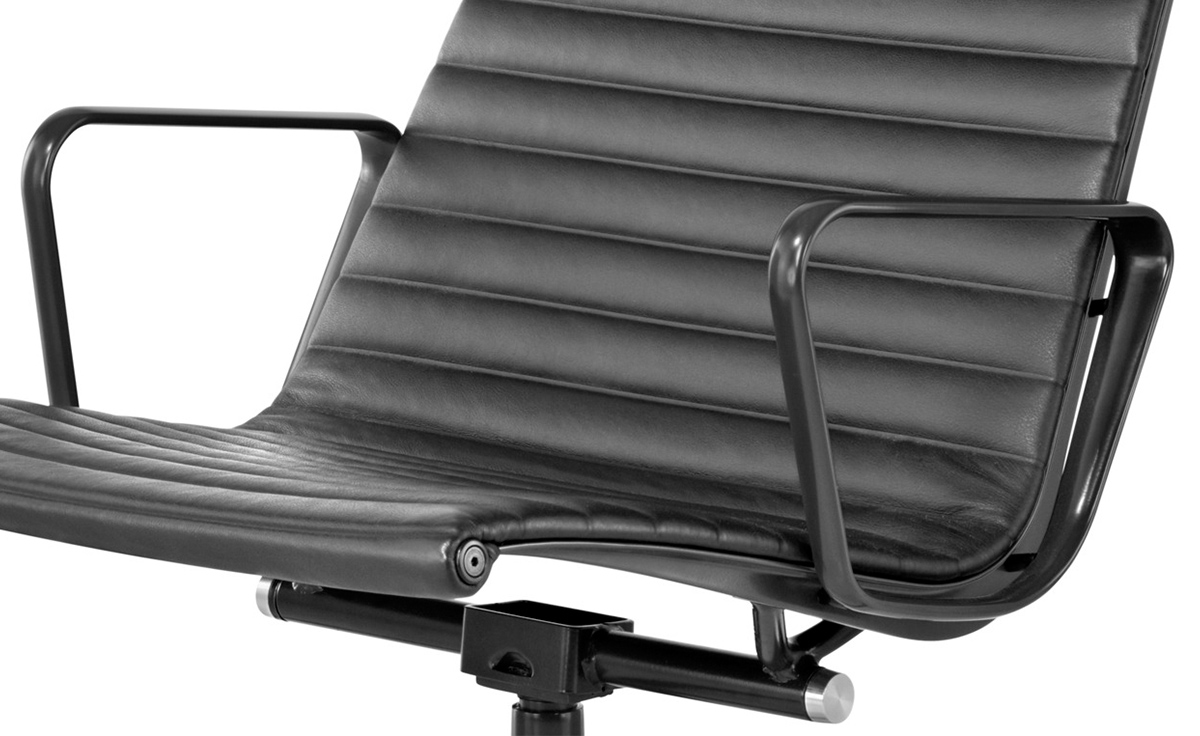 eames&reg; aluminum group lounge chair