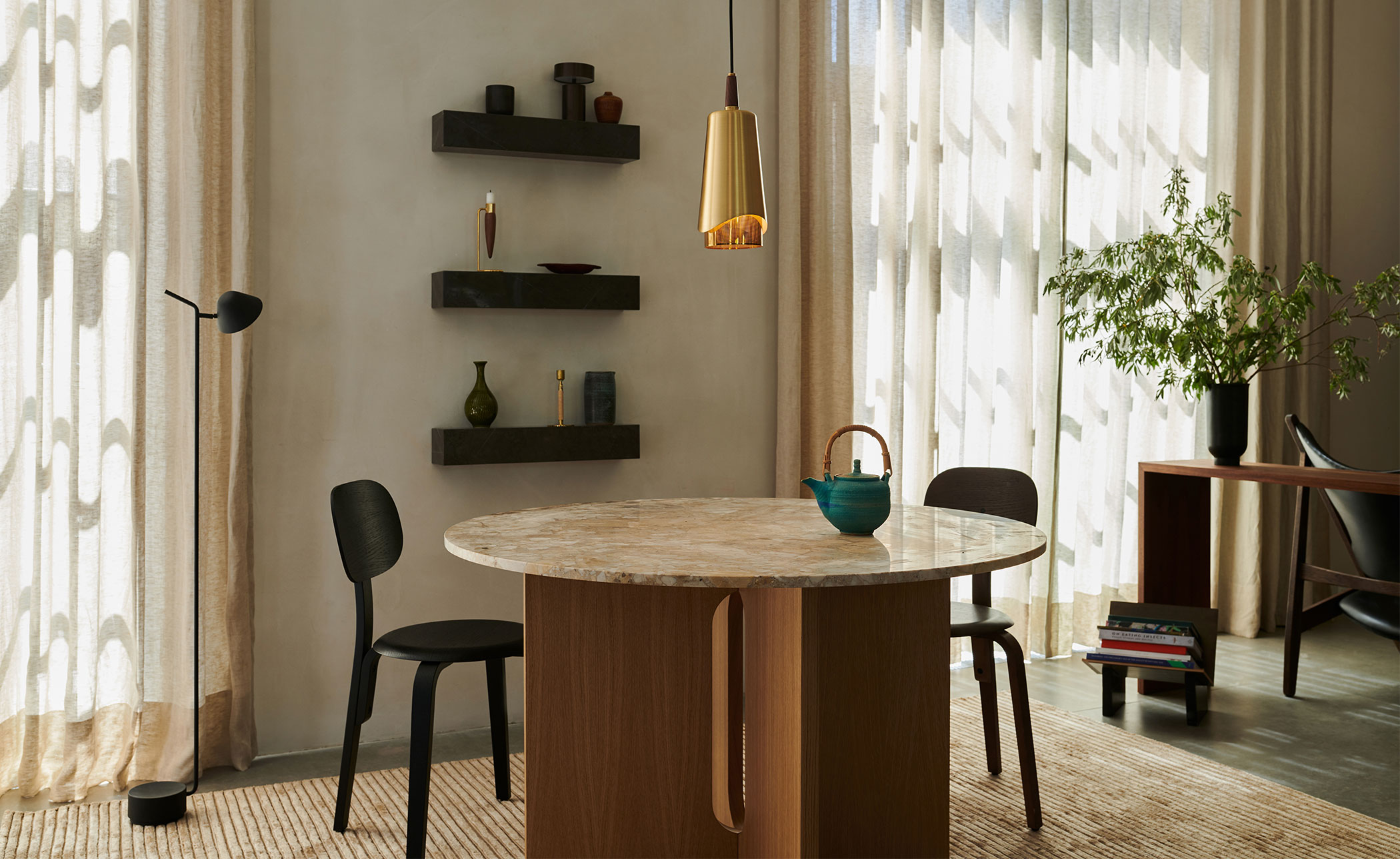 Androgyne Round Dining Table