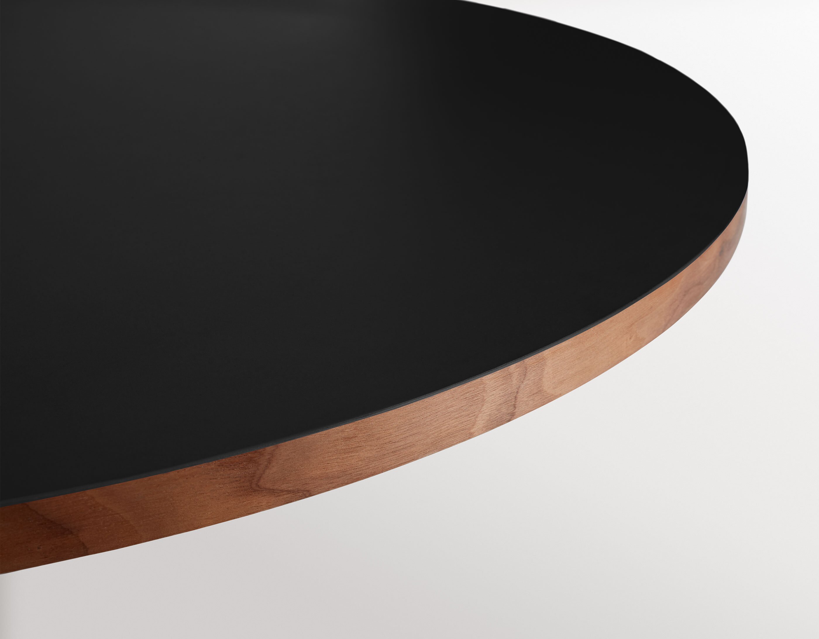 apt round cafe table