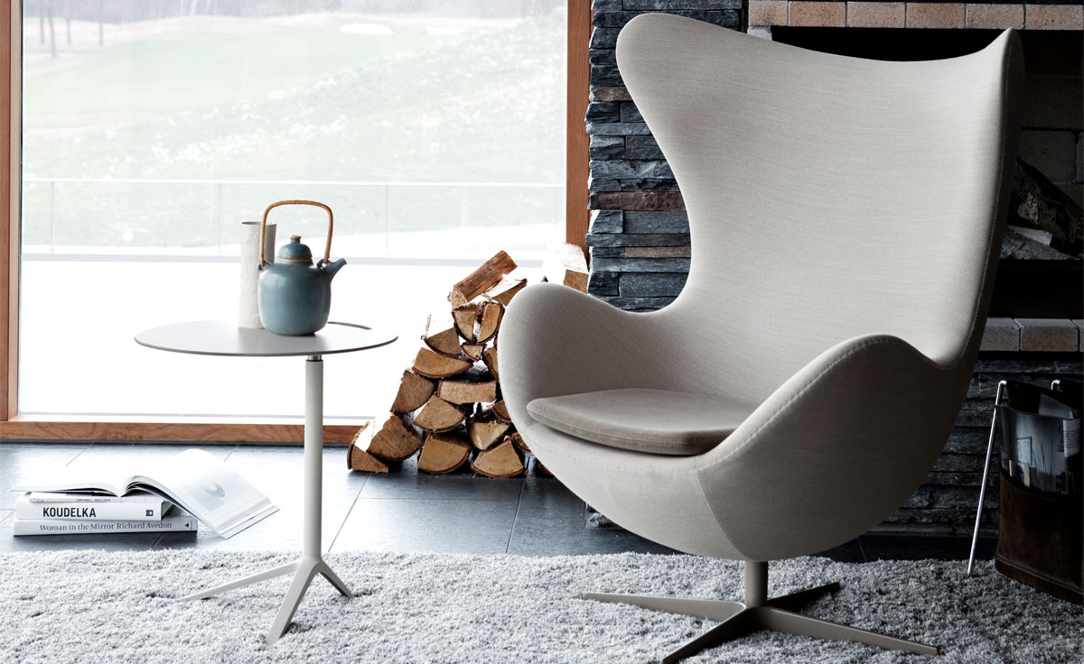 arne jacobsen egg chair