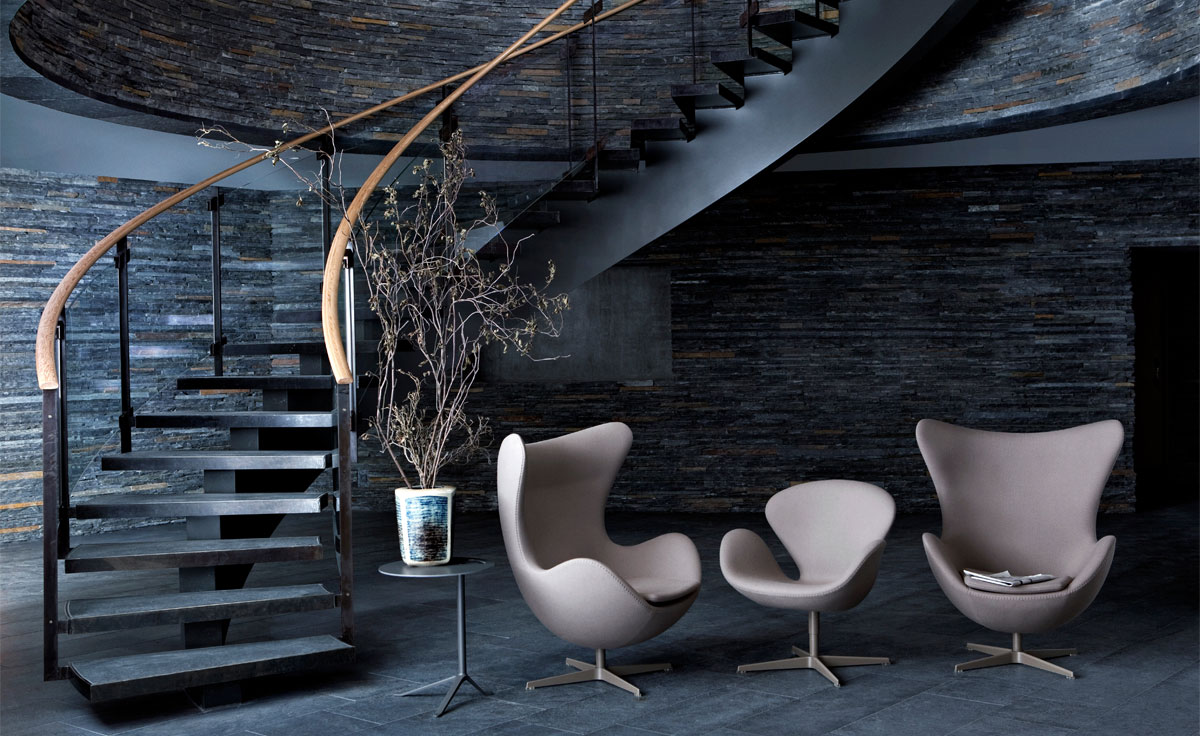 arne jacobsen egg chair