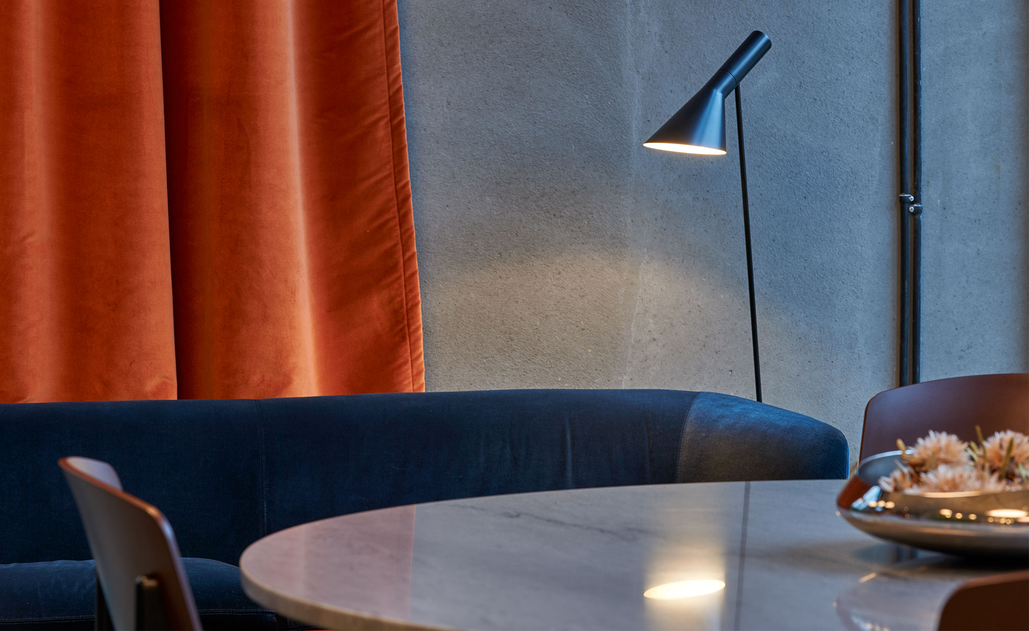 arne jacobsen floor lamp