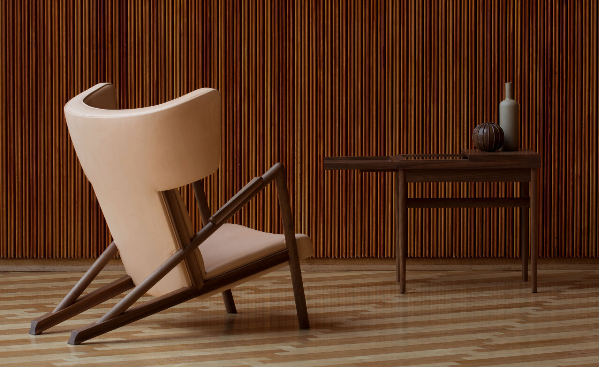 Art Collectors Table