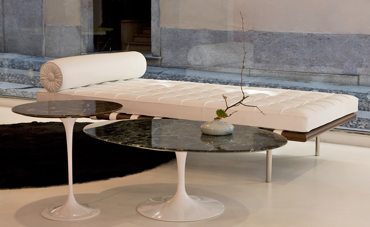 mies van der rohe barcelona couch