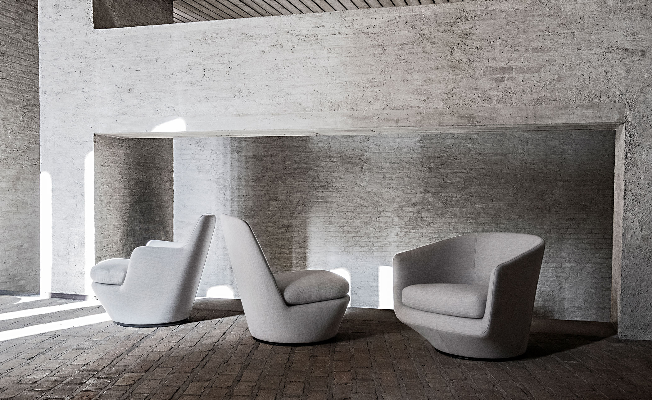 bensen u turn club chair