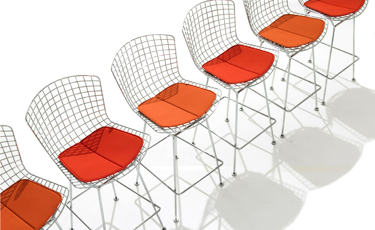 bertoia stool with seat cushion