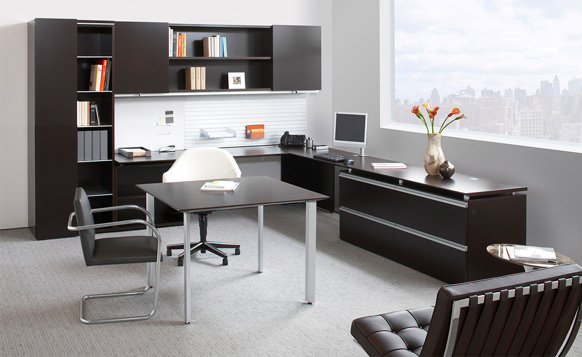 brno chair with tubular steel frame