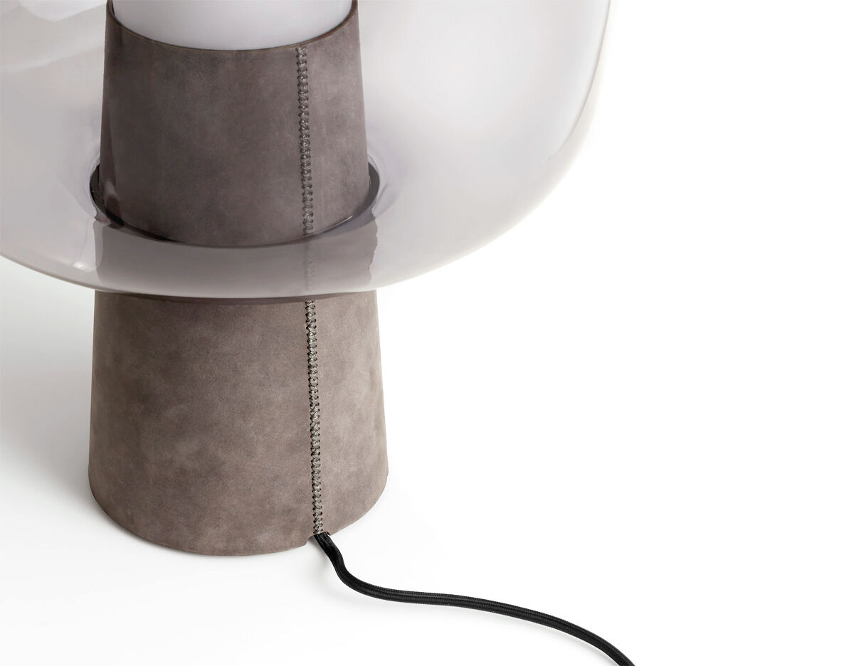 bully table lamp