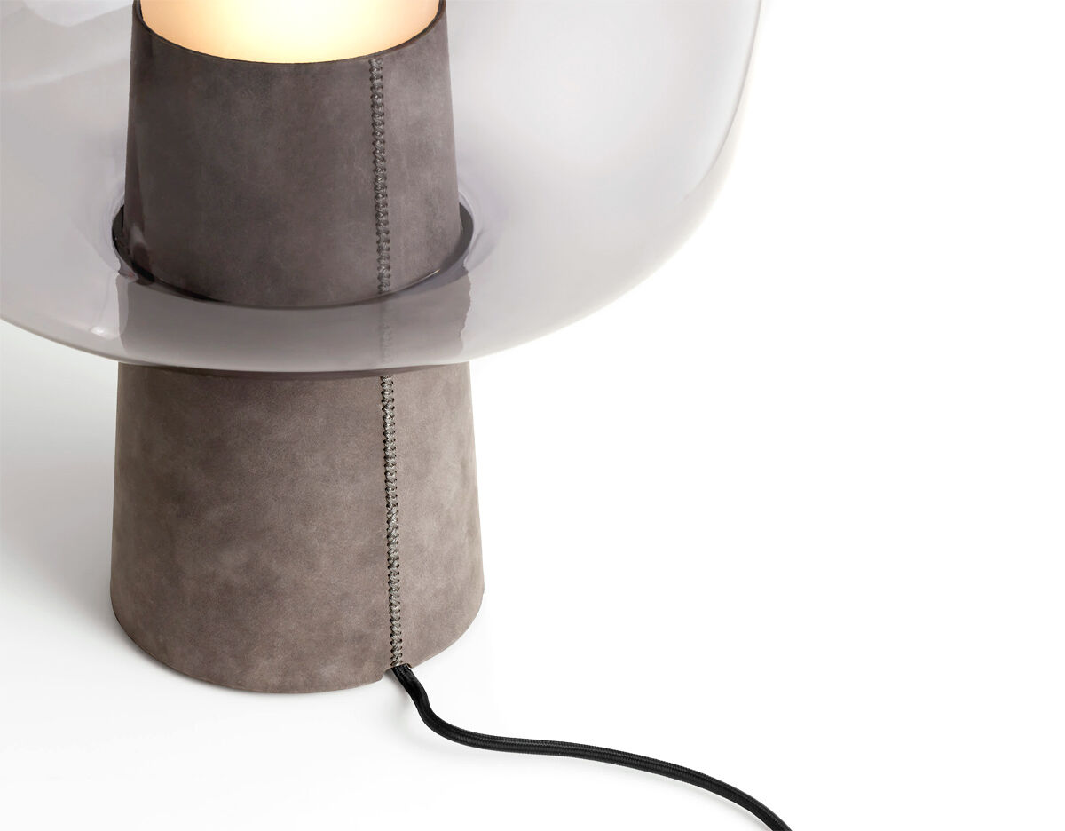 bully table lamp