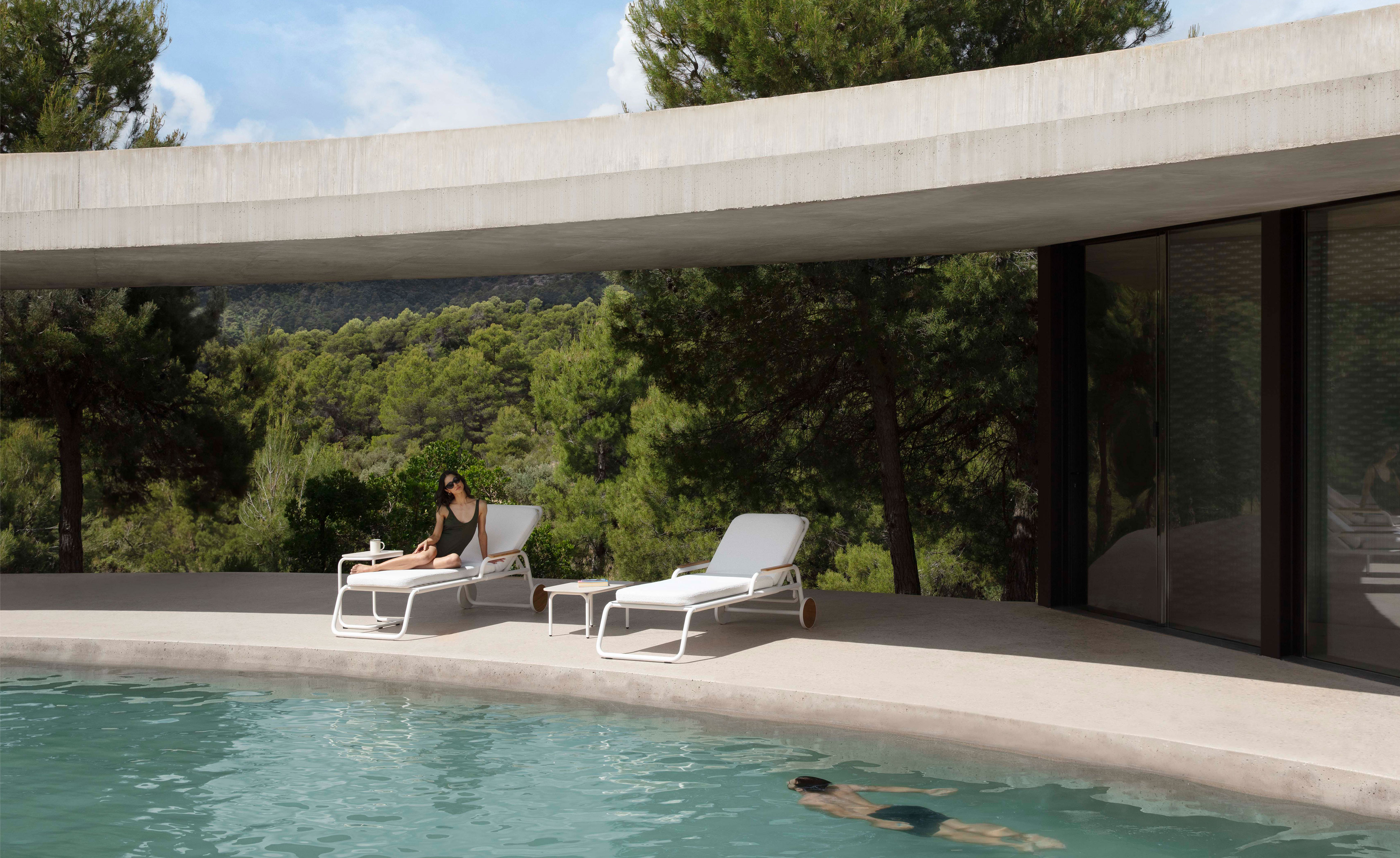 Capa Coffee Table