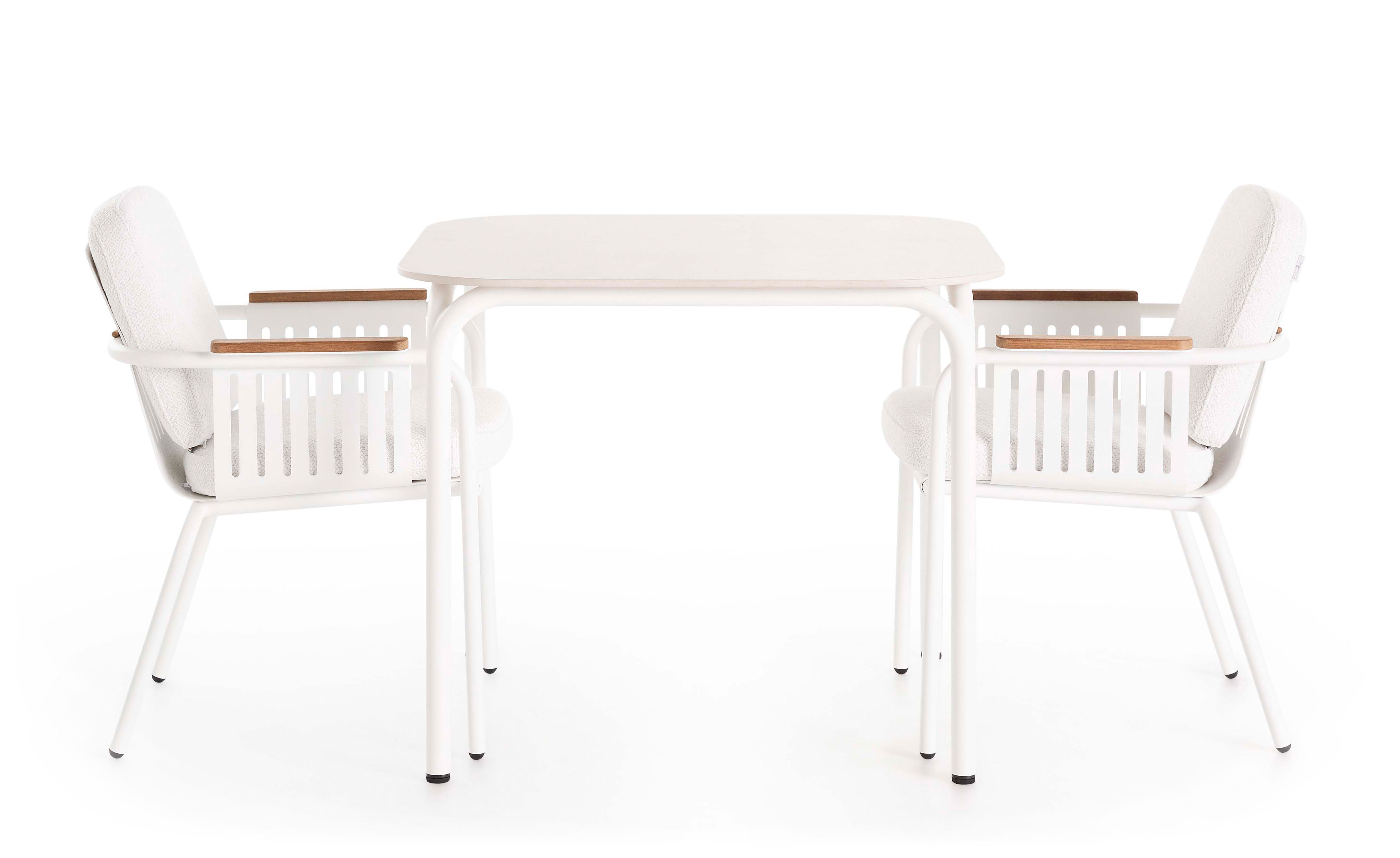 Capa Dining Table
