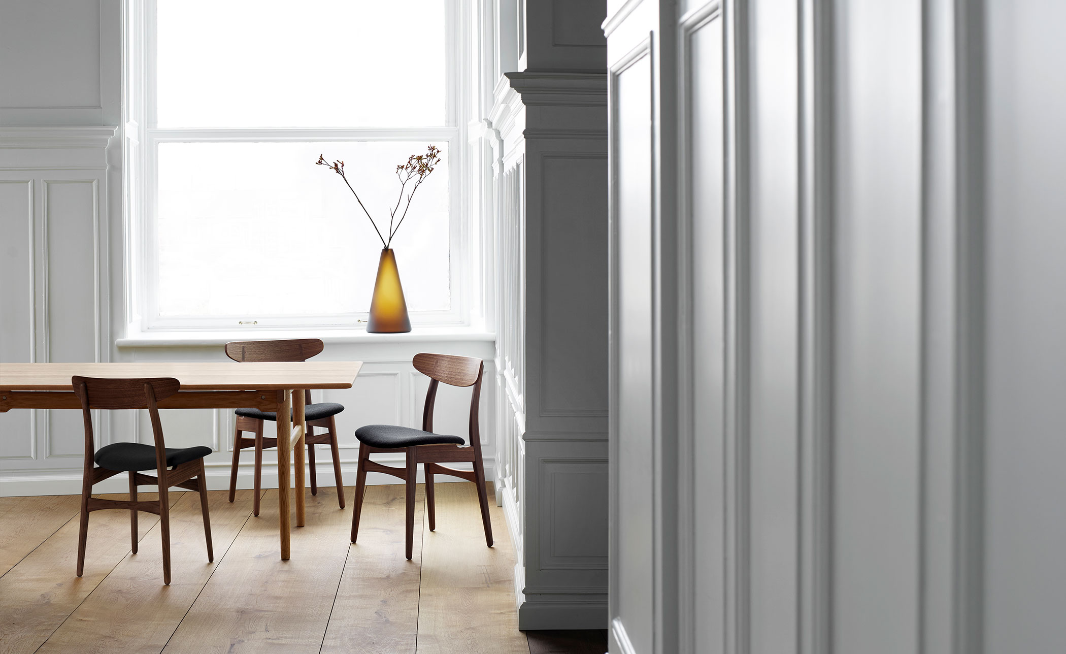 CH327 Dining Table