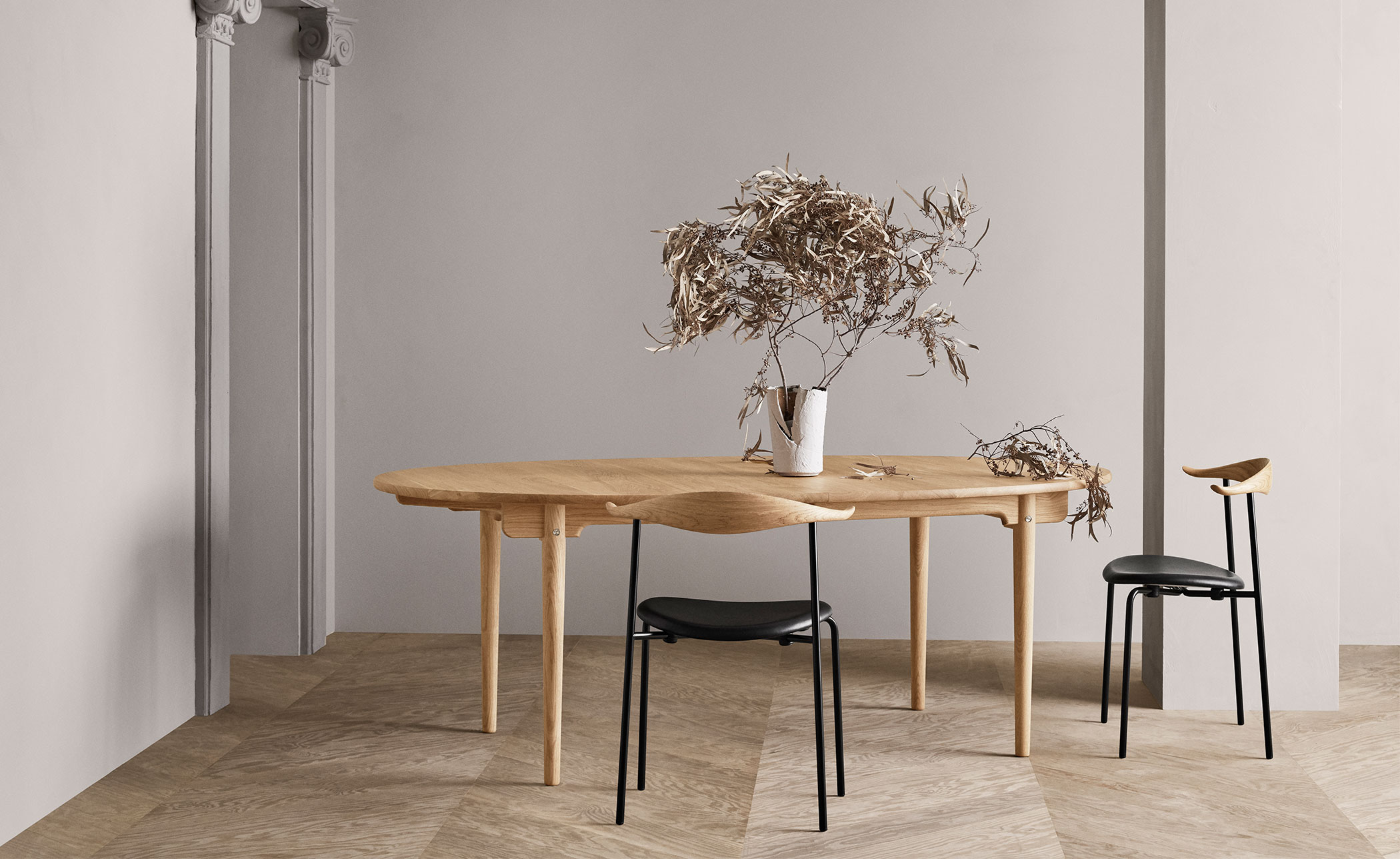 CH338 Dining Table
