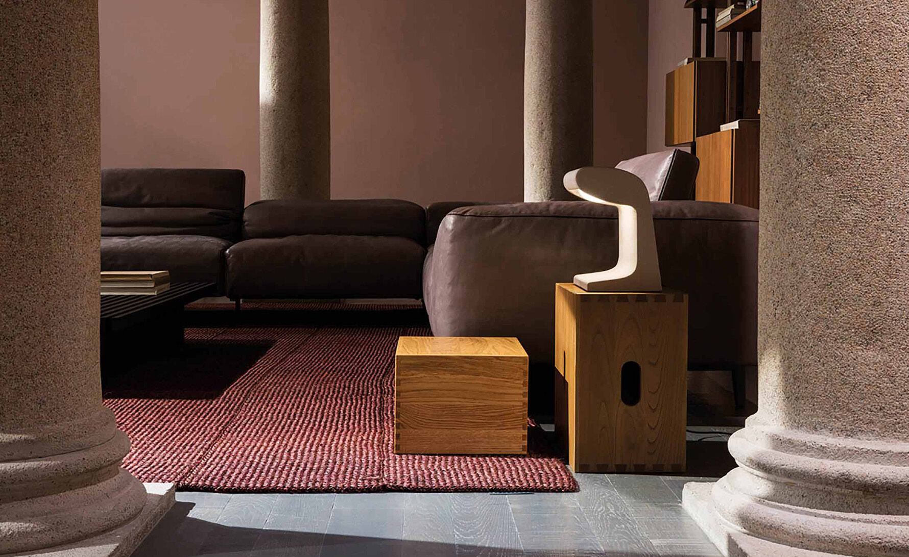 corbusier borne beton lamp