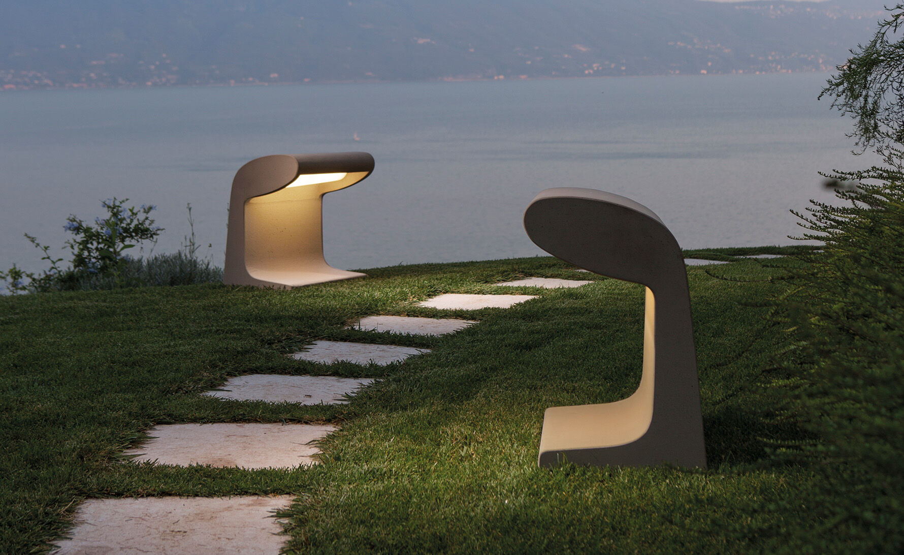 corbusier borne beton lamp