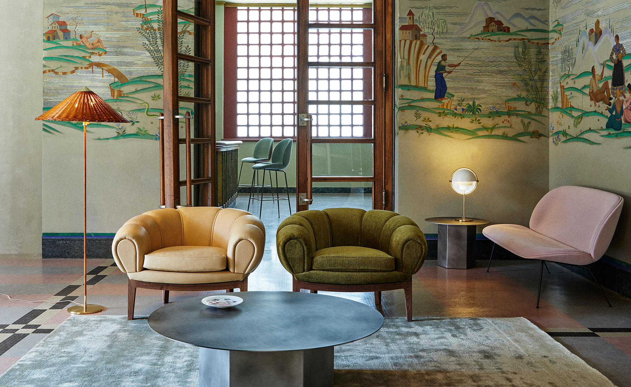 croissant lounge chair