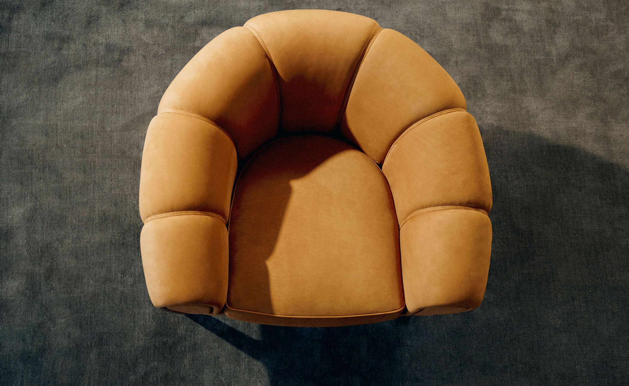 croissant lounge chair