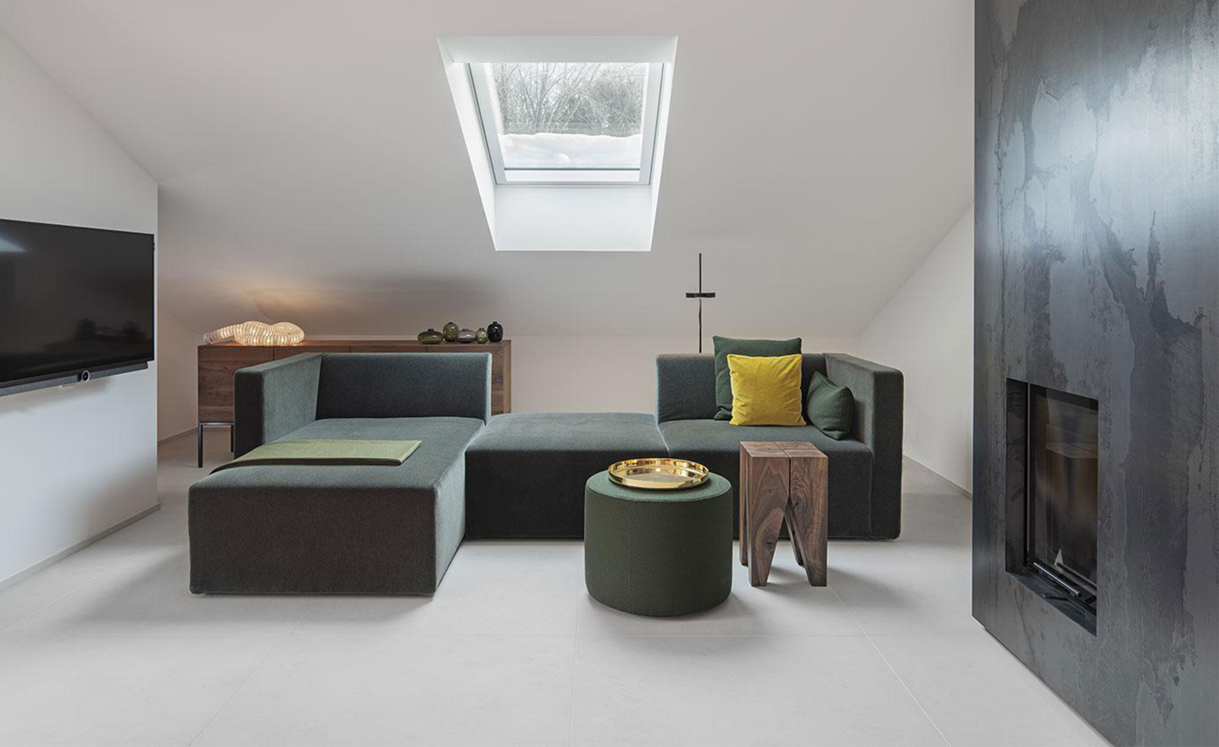 e15 backenzahn stool or side table