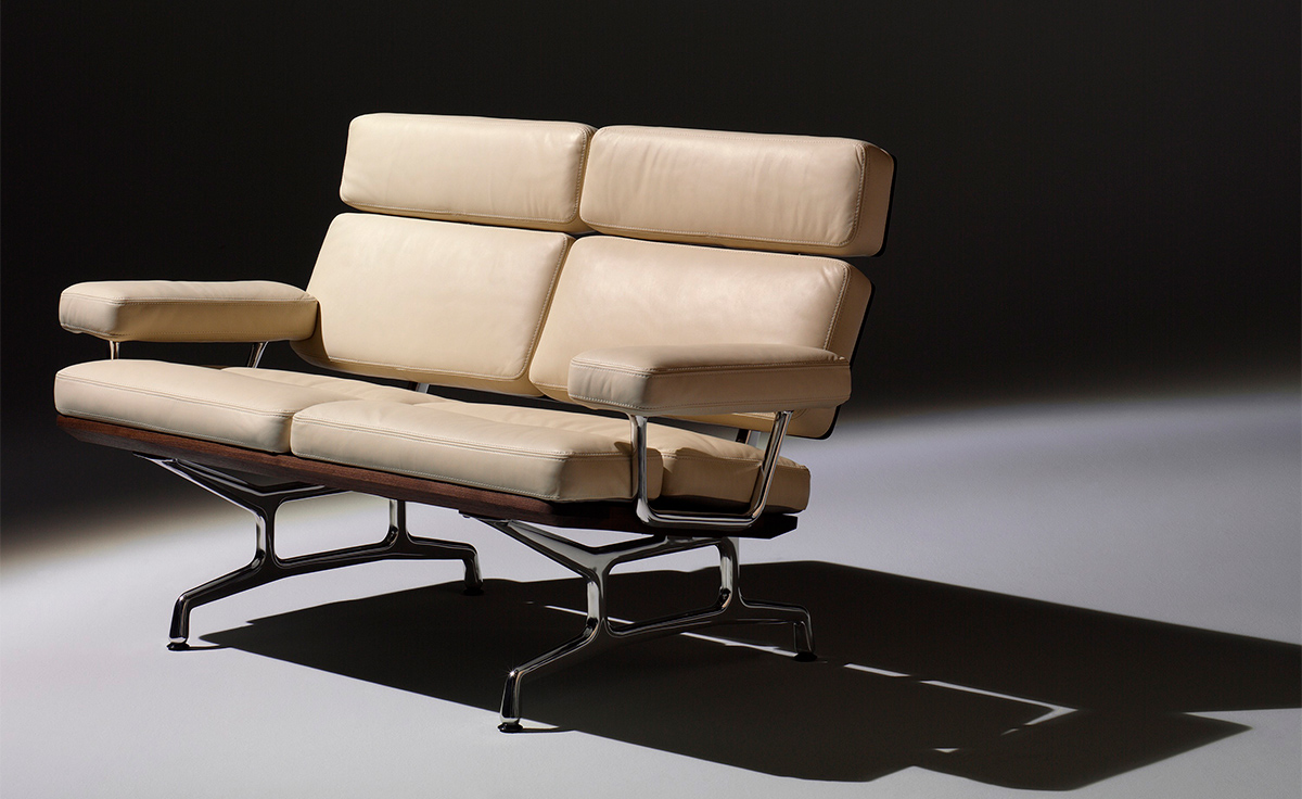 eames&reg; 2 seat sofa