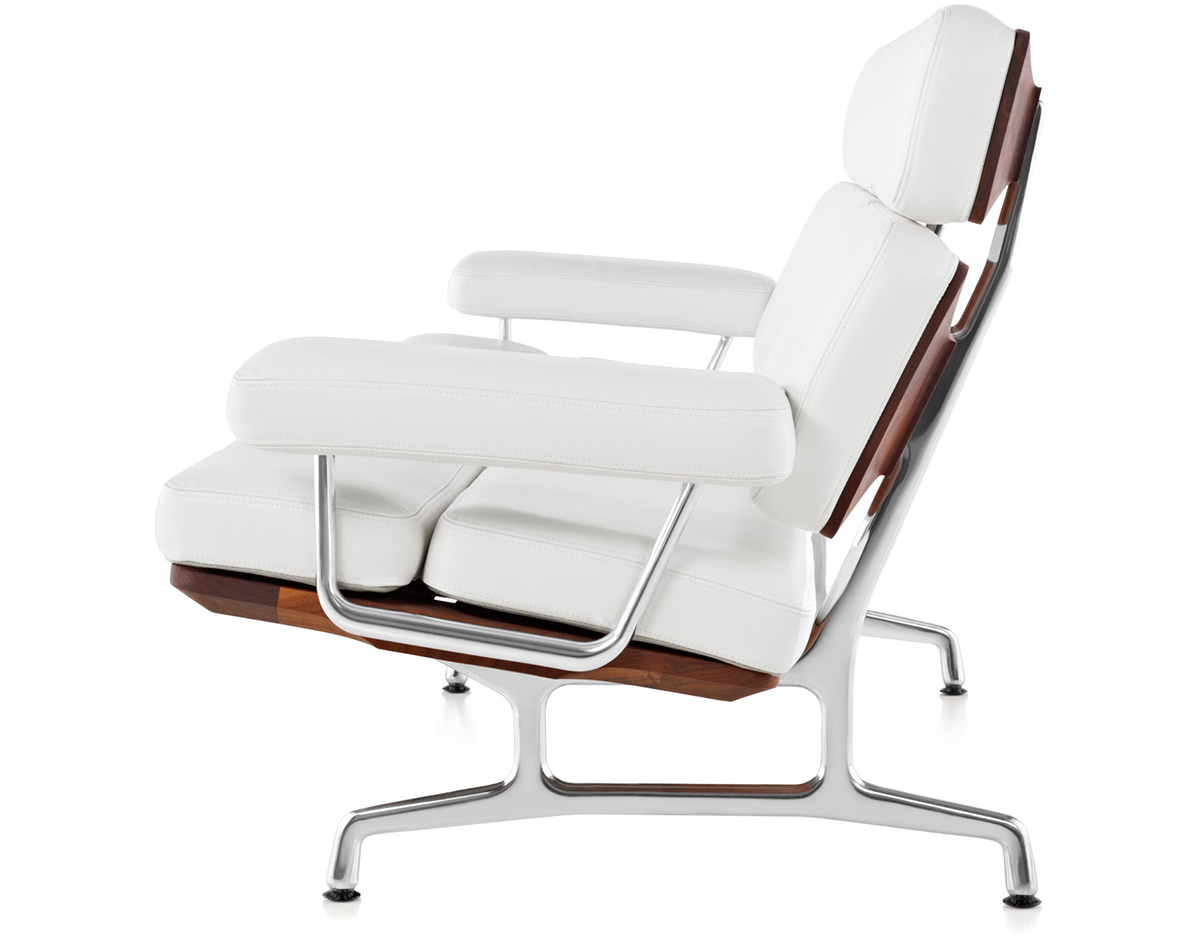 eames&reg; 3 seat sofa