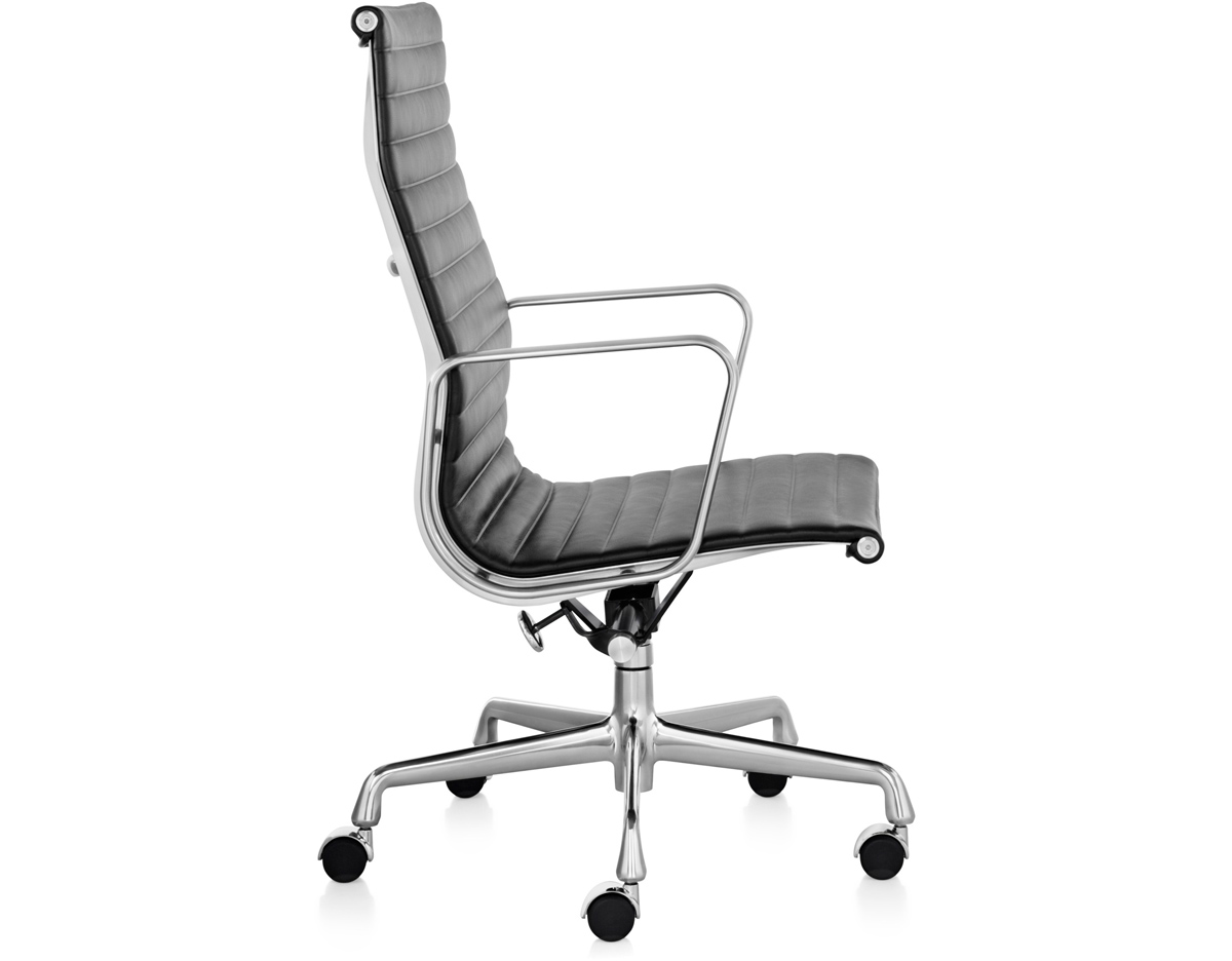 eames&reg; aluminum group executive chair