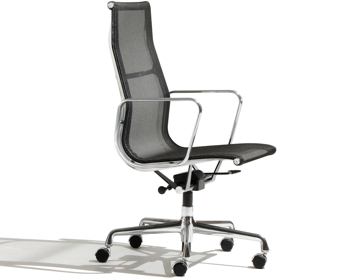 eames&reg; aluminum group executive chair