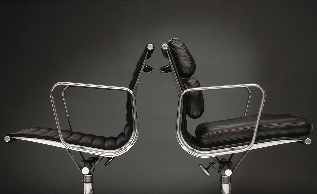 eames&reg; aluminum group management chair