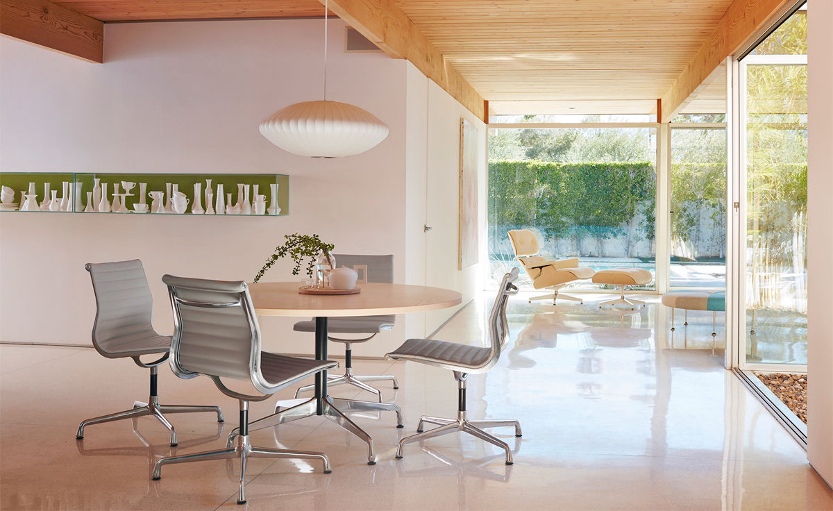 eames® aluminum group side chair