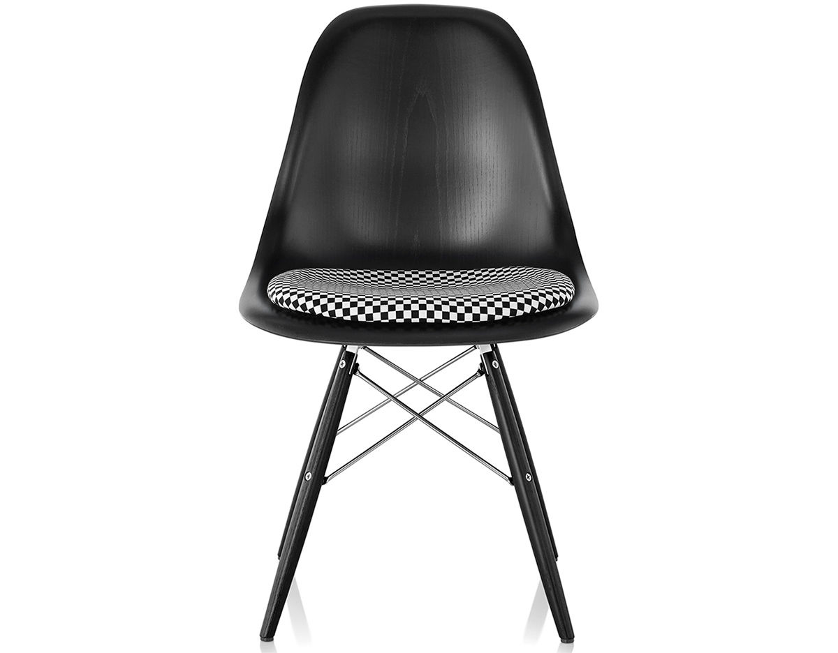 eames&reg; dowel base wood side chair with seat pad