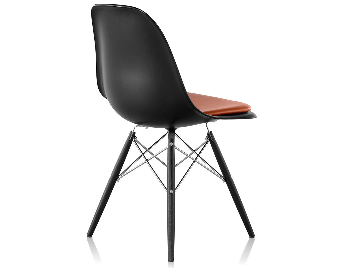 eames&reg; dowel base wood side chair with seat pad