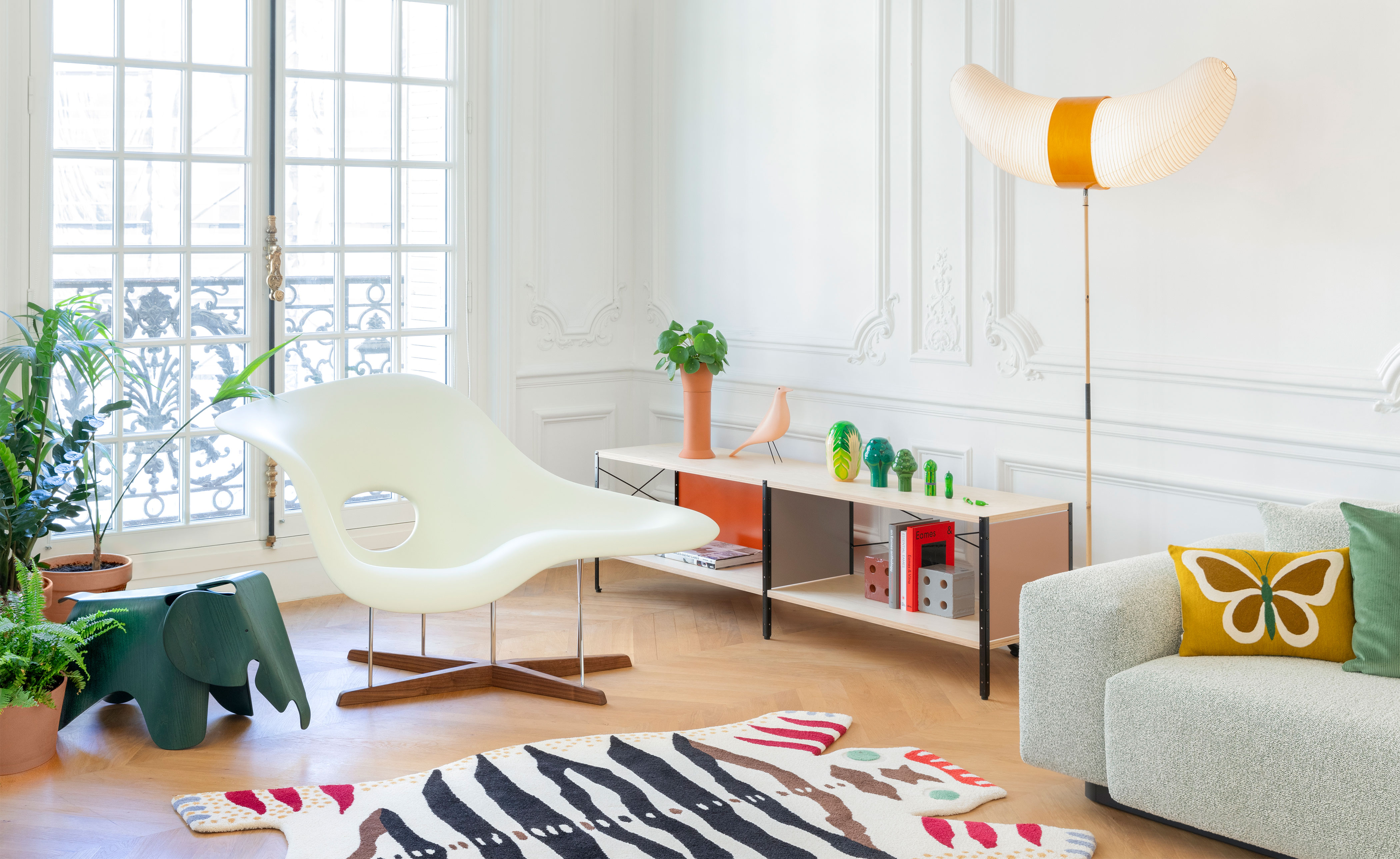 eames la chaise
