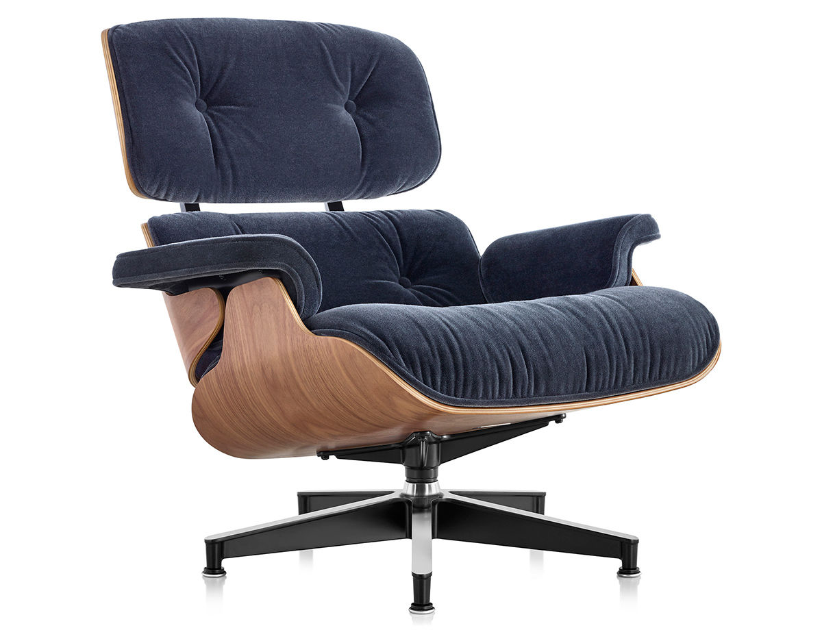eames&reg; lounge chair in mohair supreme