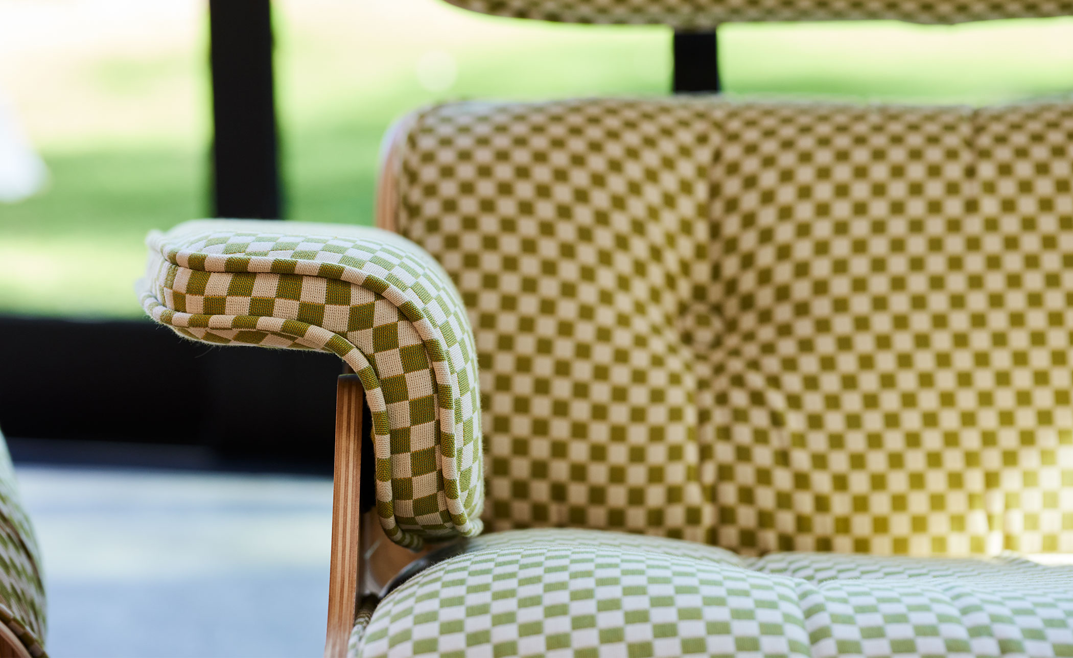 eames® lounge chair & ottoman in fabric