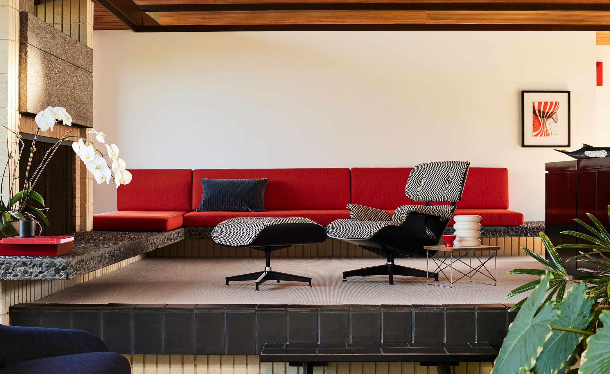 eames® lounge chair & ottoman in fabric
