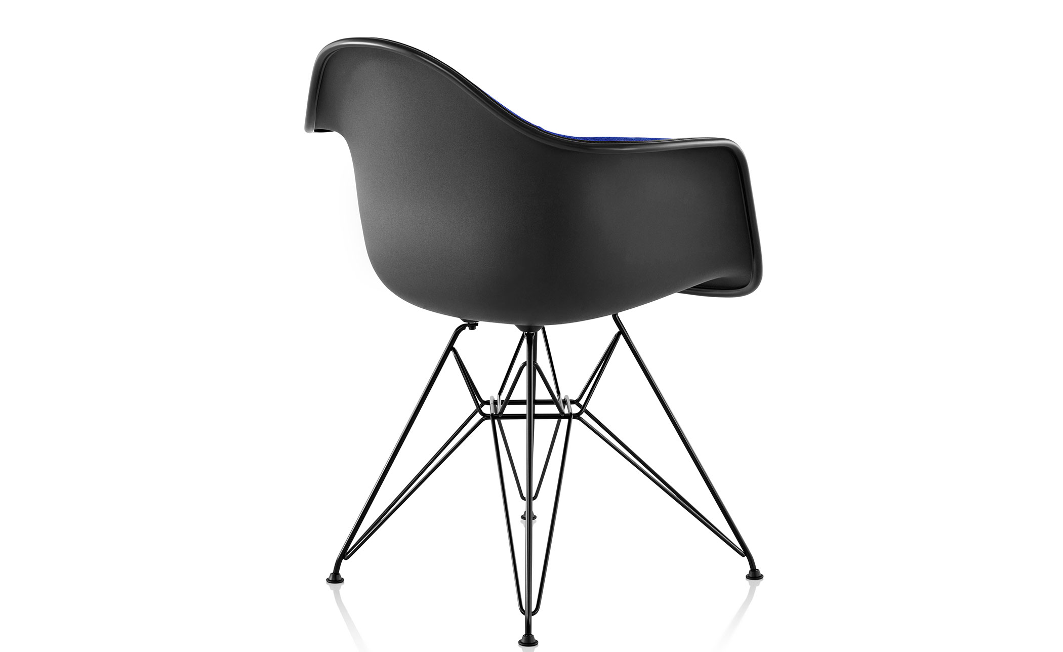 eames&reg; upholstered armchair with wire base