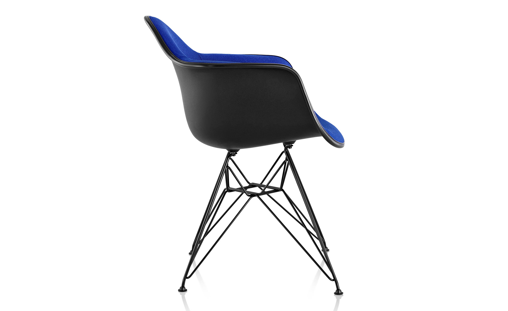 eames&reg; upholstered armchair with wire base