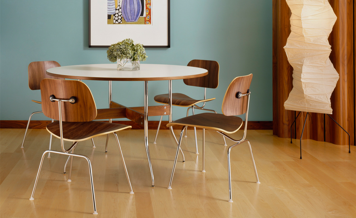 eames&reg; molded plywood dining chair dcm