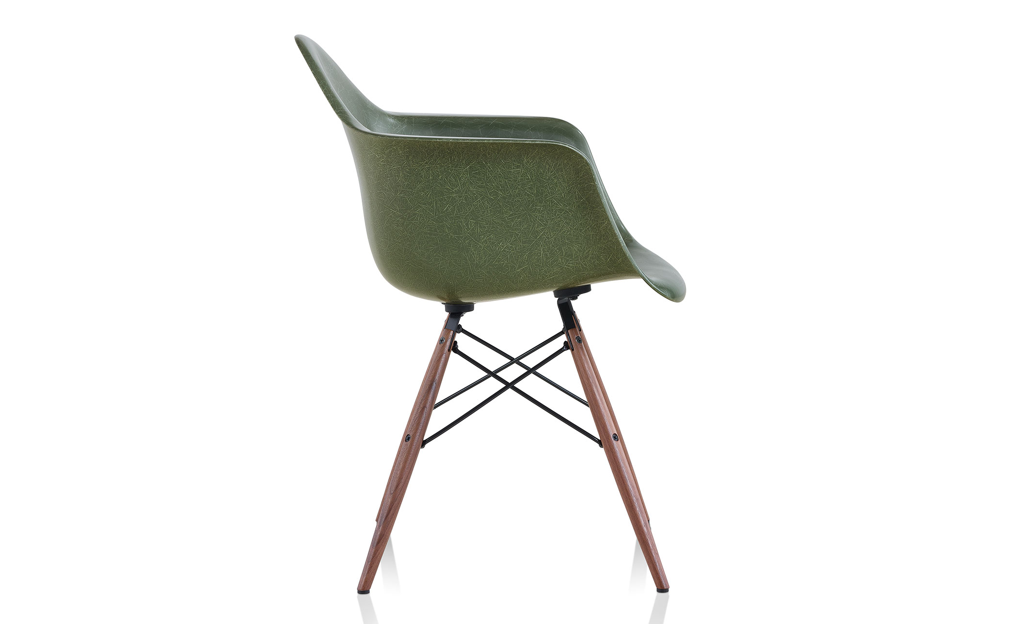 eames&reg; molded fiberglass armchair with dowel base