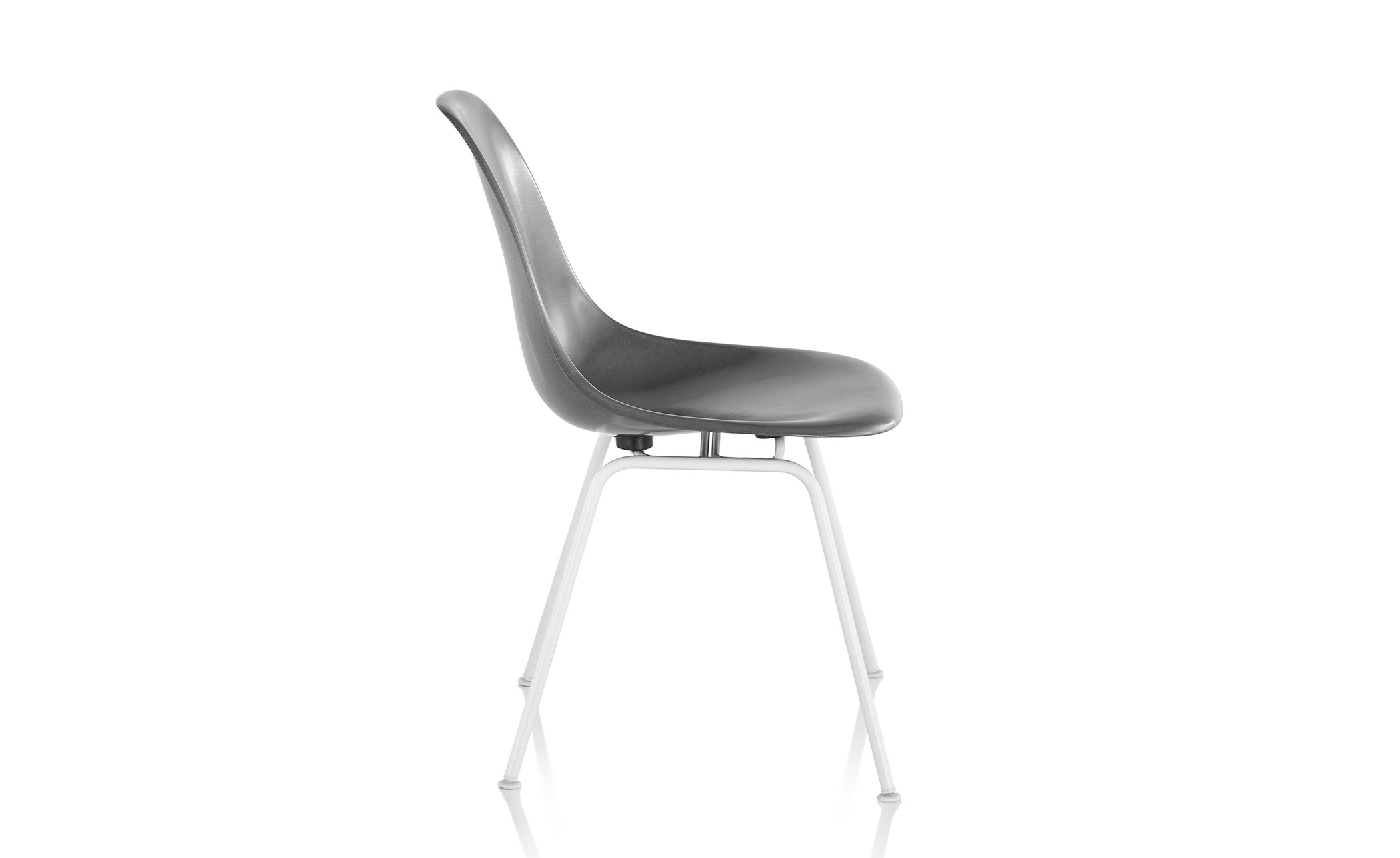 eames&reg; molded fiberglass side chair with 4 leg base