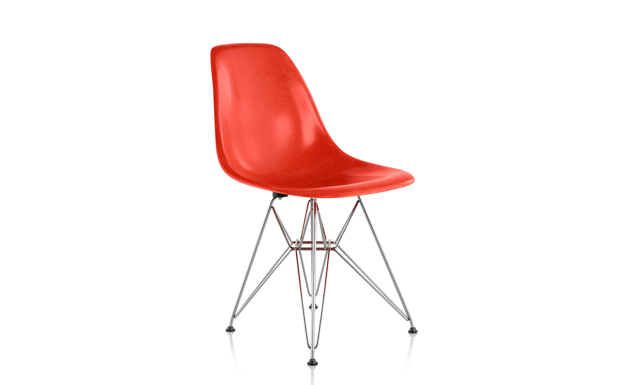 eames&reg; molded fiberglass side chair with wire base