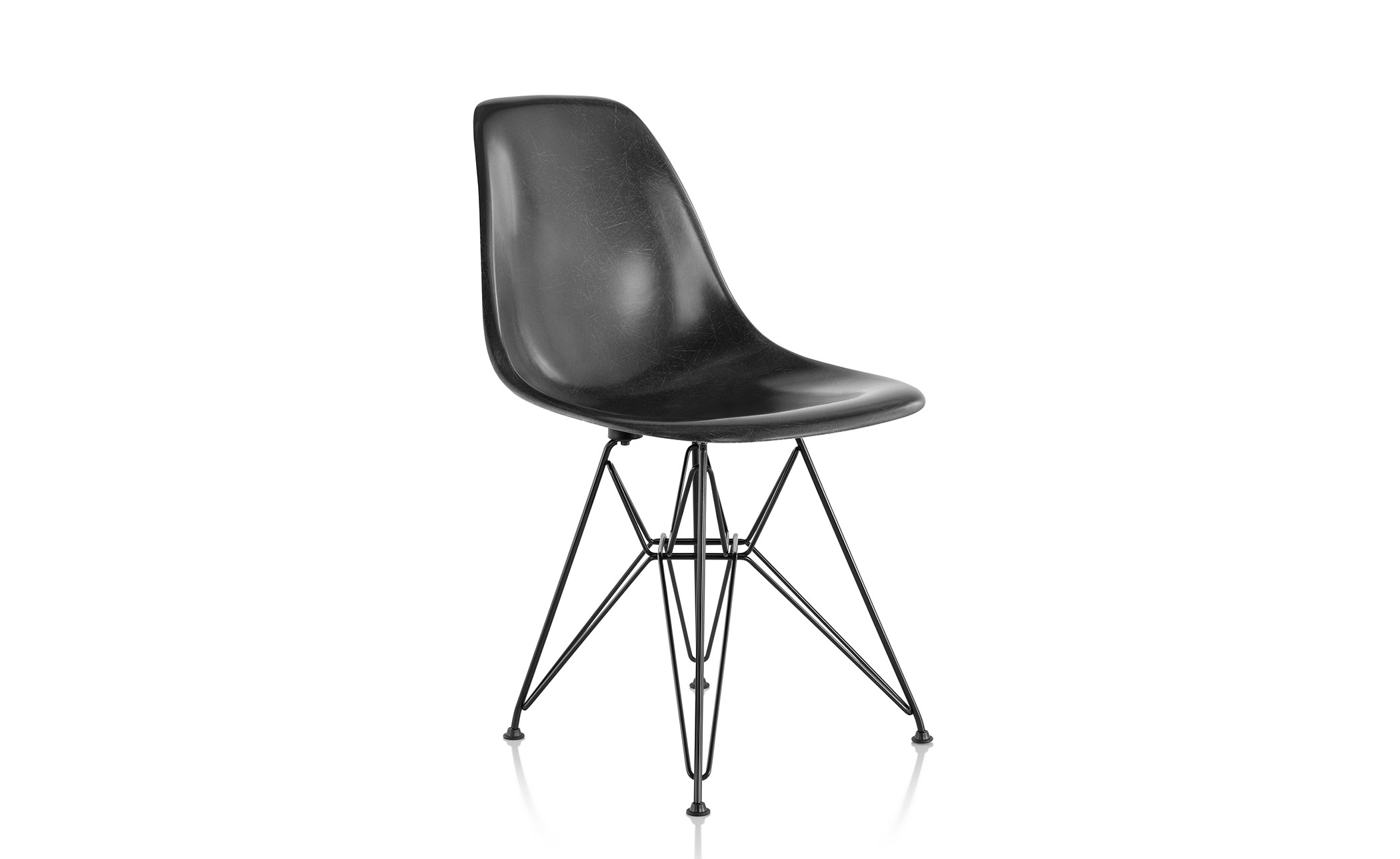 eames&reg; molded fiberglass side chair with wire base