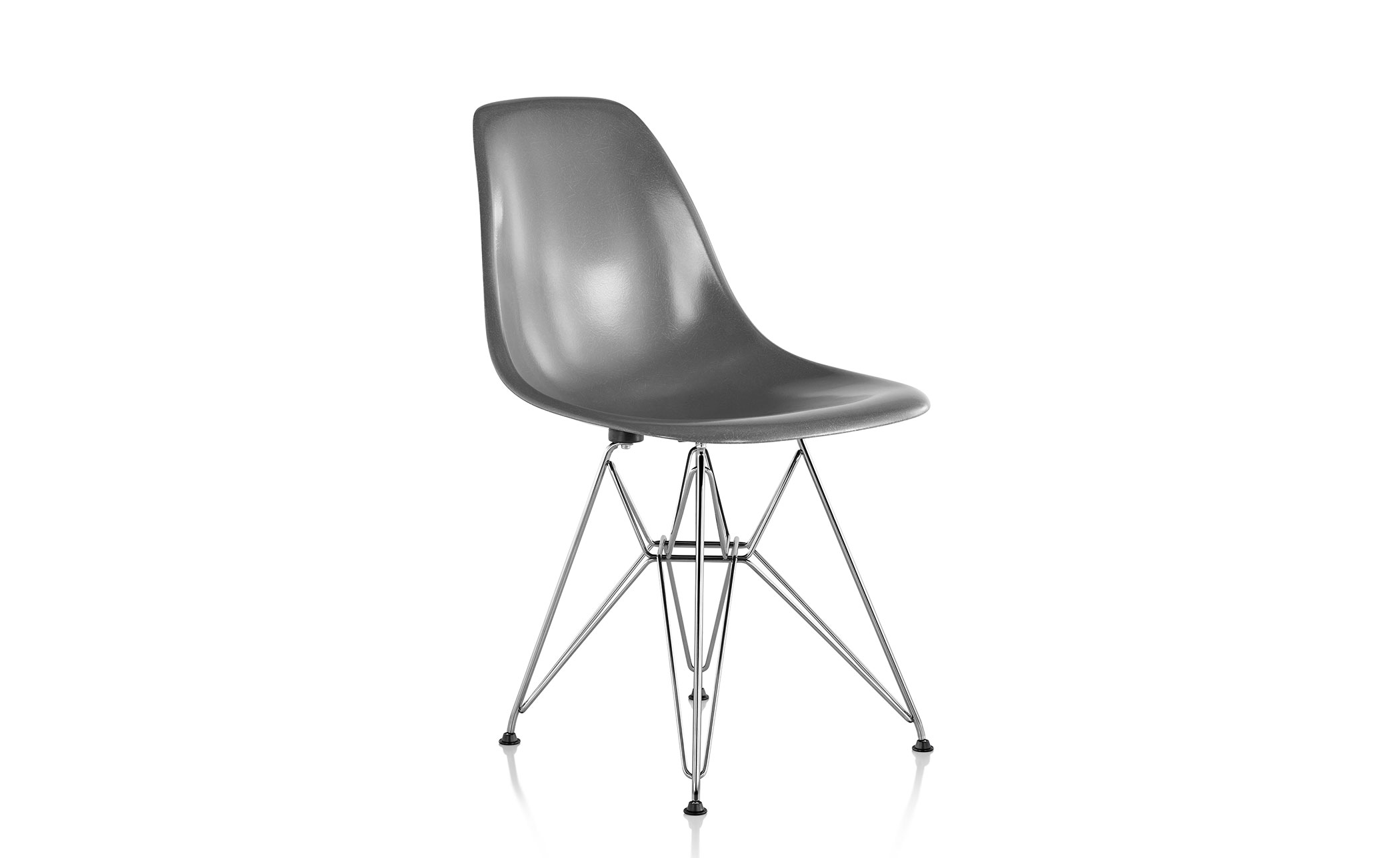 eames&reg; molded fiberglass side chair with wire base
