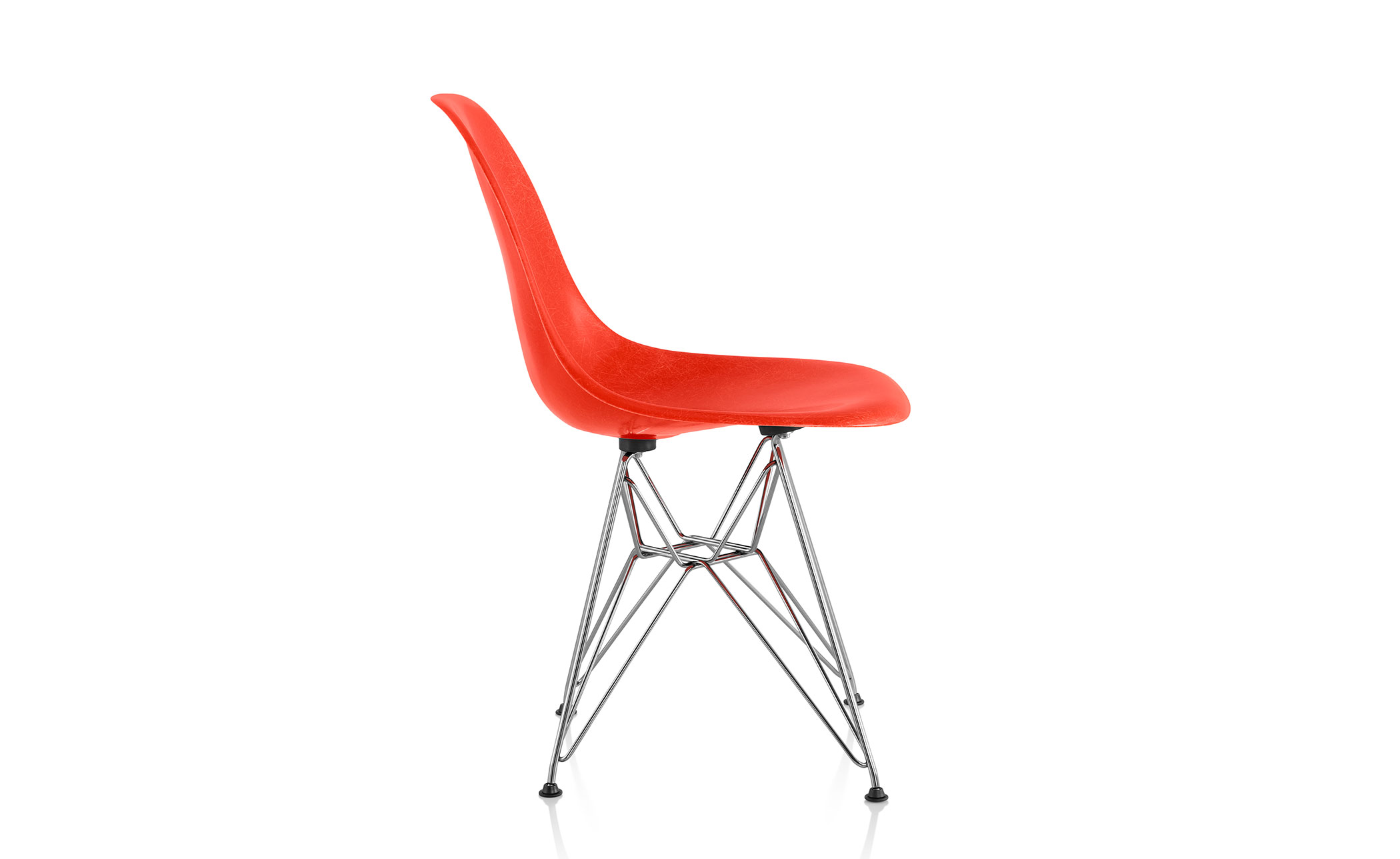 eames&reg; molded fiberglass side chair with wire base