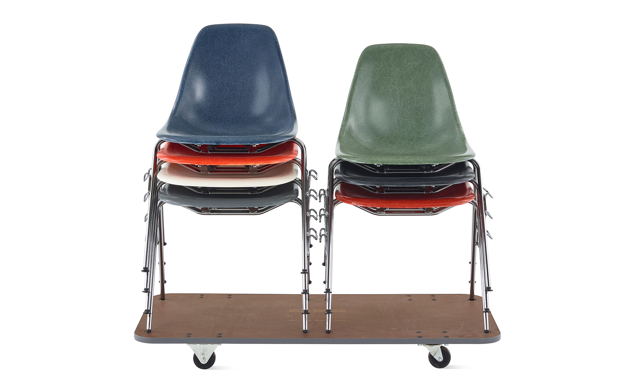 eames&reg; molded fiberglass side chair with stacking base