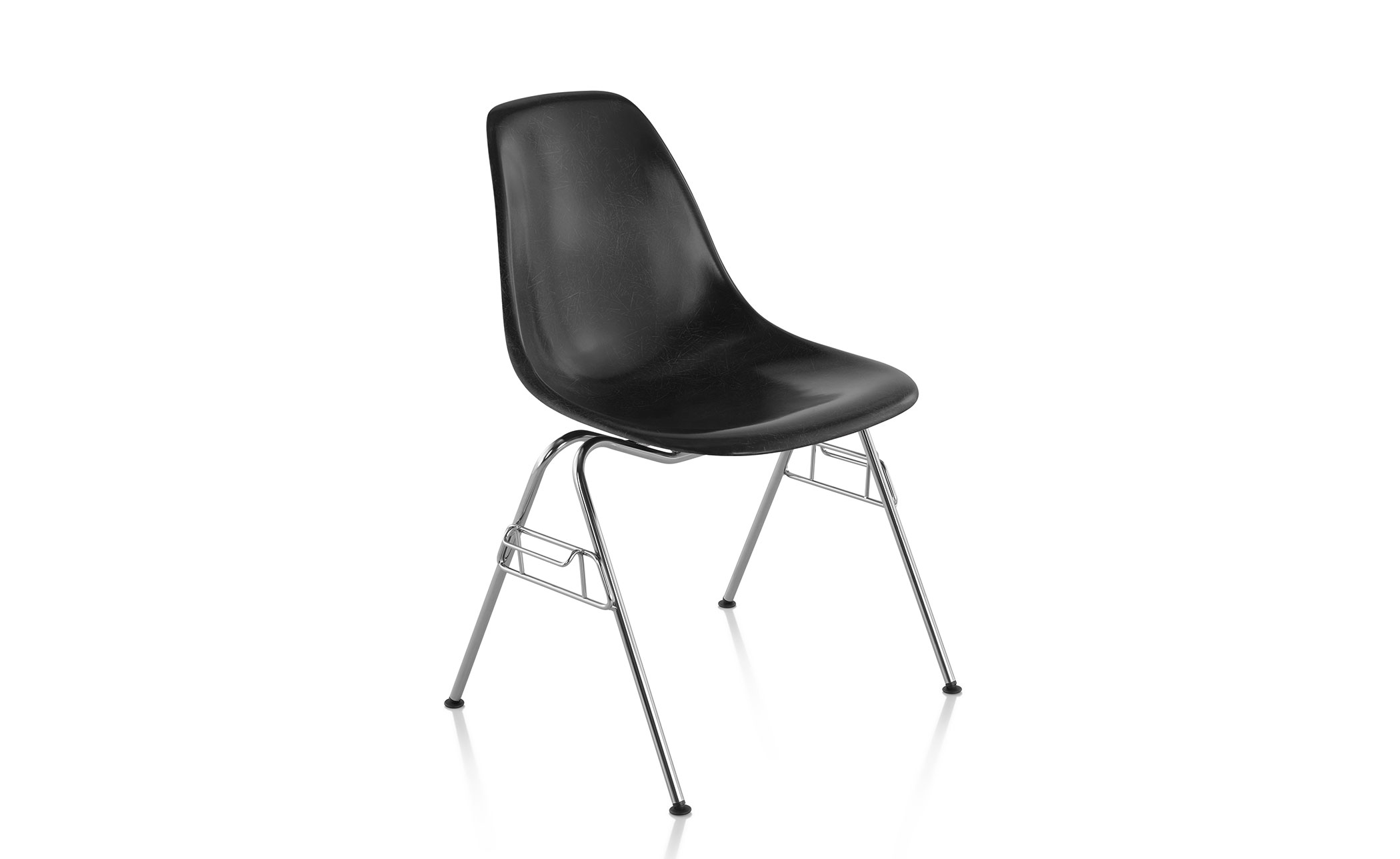 eames&reg; molded fiberglass side chair with stacking base