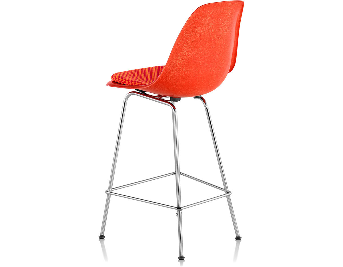 eames&reg; molded fiberglass stool with seat pad