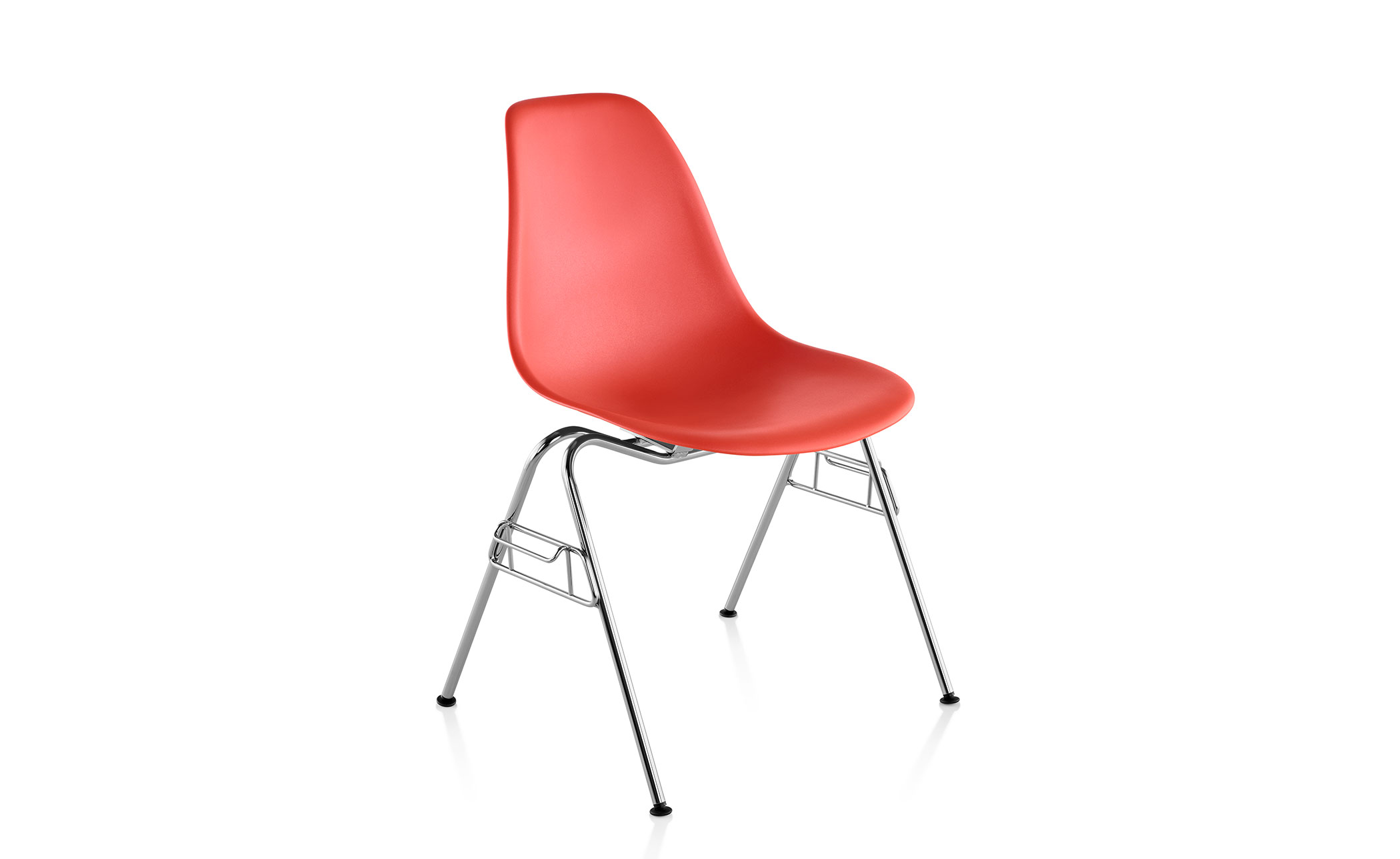 eames&reg; molded plastic side chair with stacking base