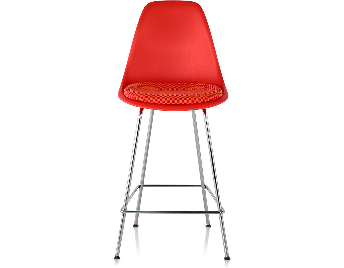 eames&reg; molded plastic stool with seat pad